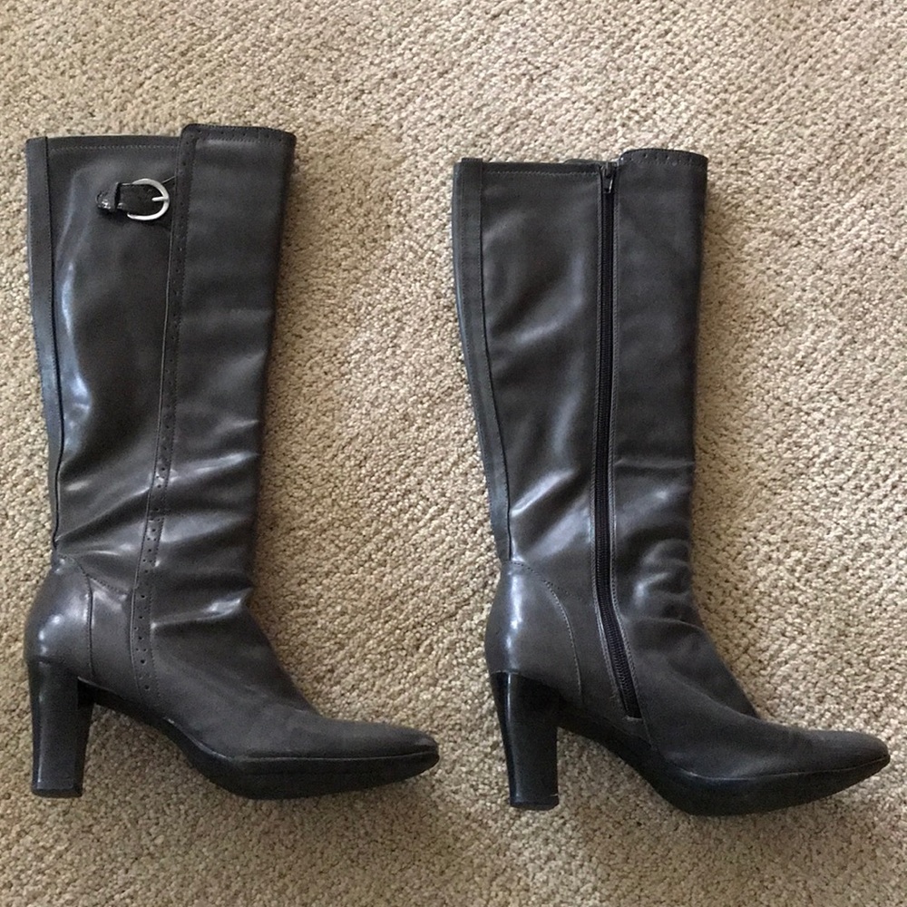 Grey boots